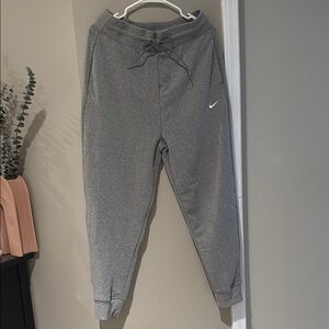 Nike Gray Joggers with Relaxed Fit and Tapered Cuffs